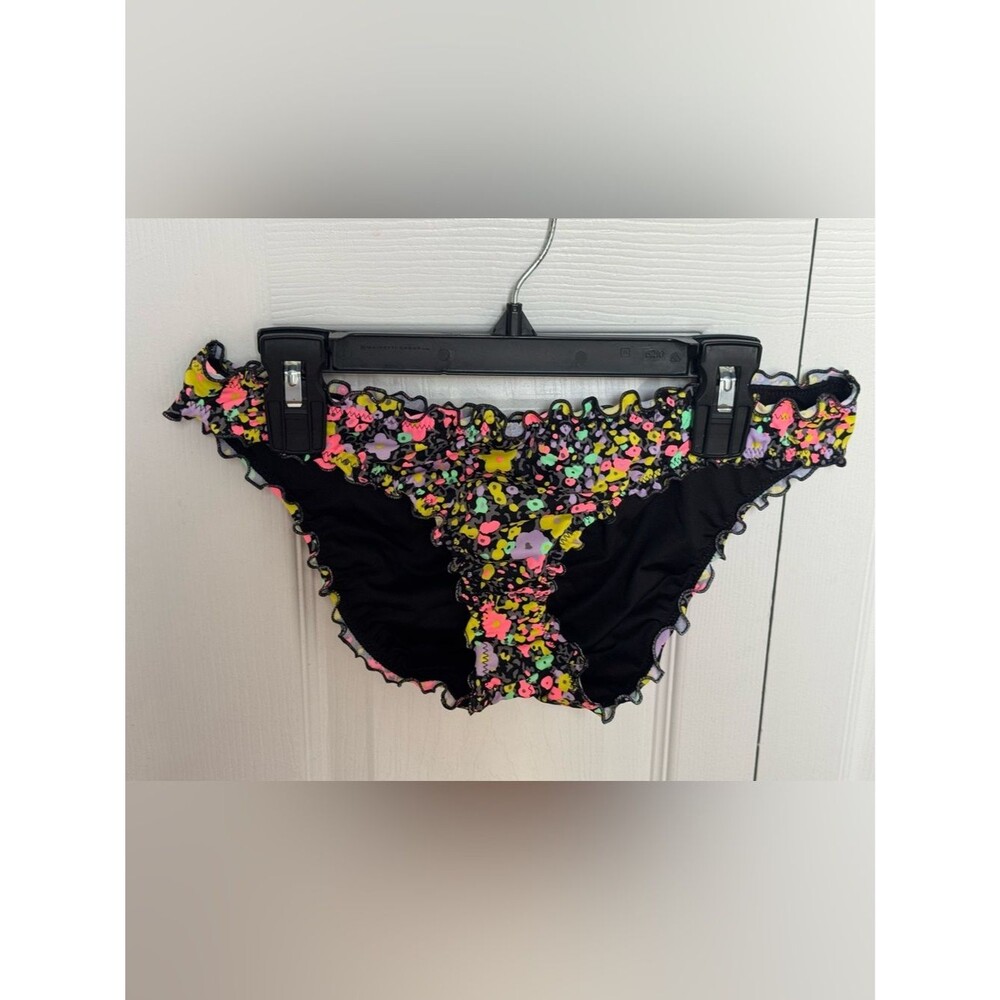 New with hygienic liner! Victoria’s Secret bikini bottom!